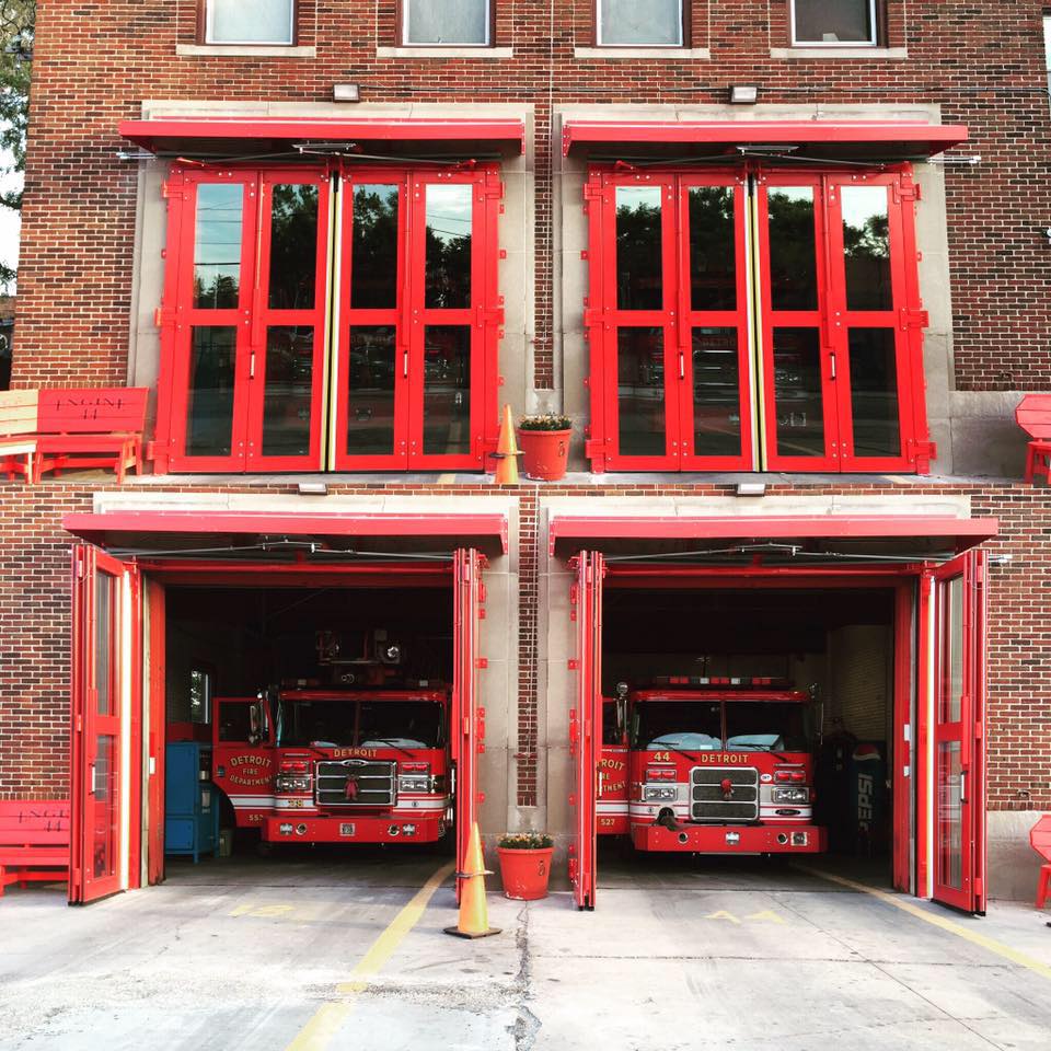 Detroit Fire... - Detroit Fire Department Engine 44 Ladder 18