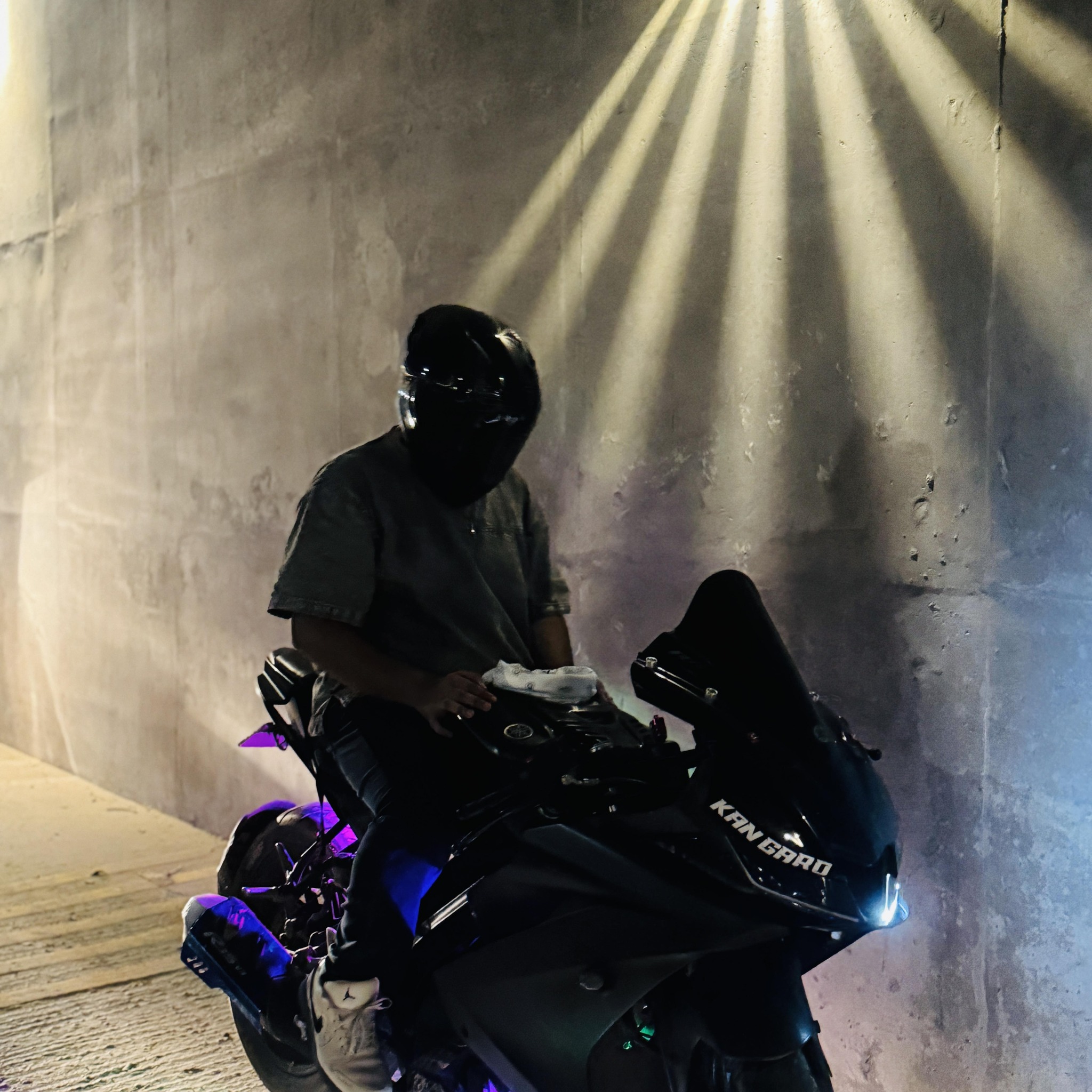 R15/V3 Modified | Two Wheeler