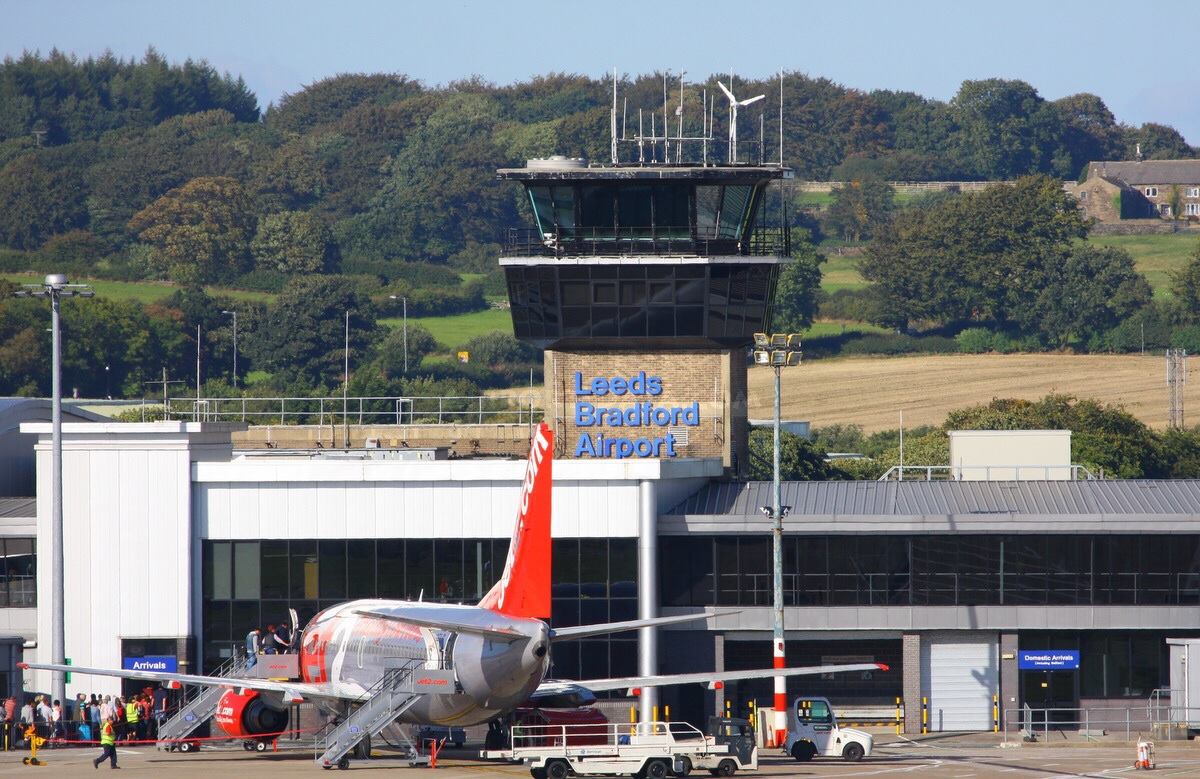 Leeds & Bradford Airport LBA EGNM / Multiflight