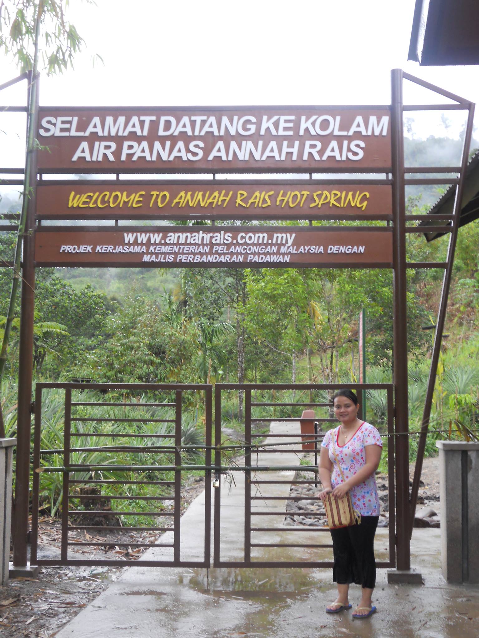 Annah Rais Hot Spring | Kuching
