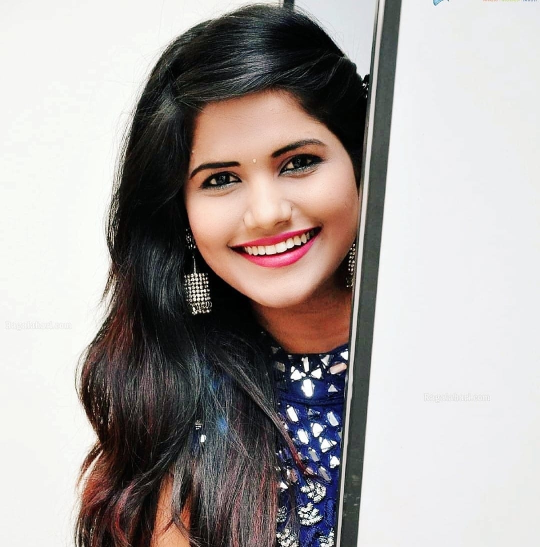 Dimple singer Umaneha
