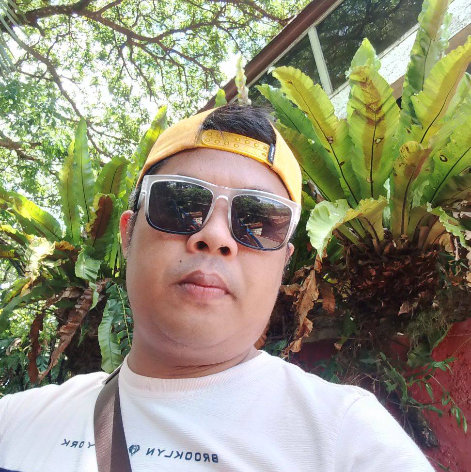 Loce - Yung nakahanda na ang lahat sa mesa, yung lechon nalang ang ...