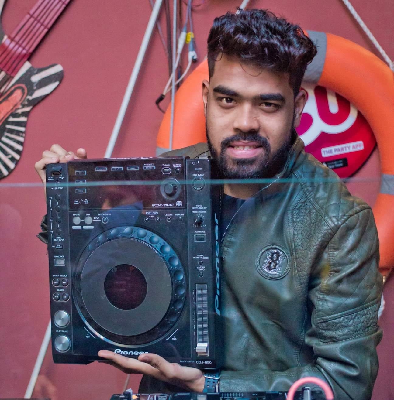DJ AVdesh