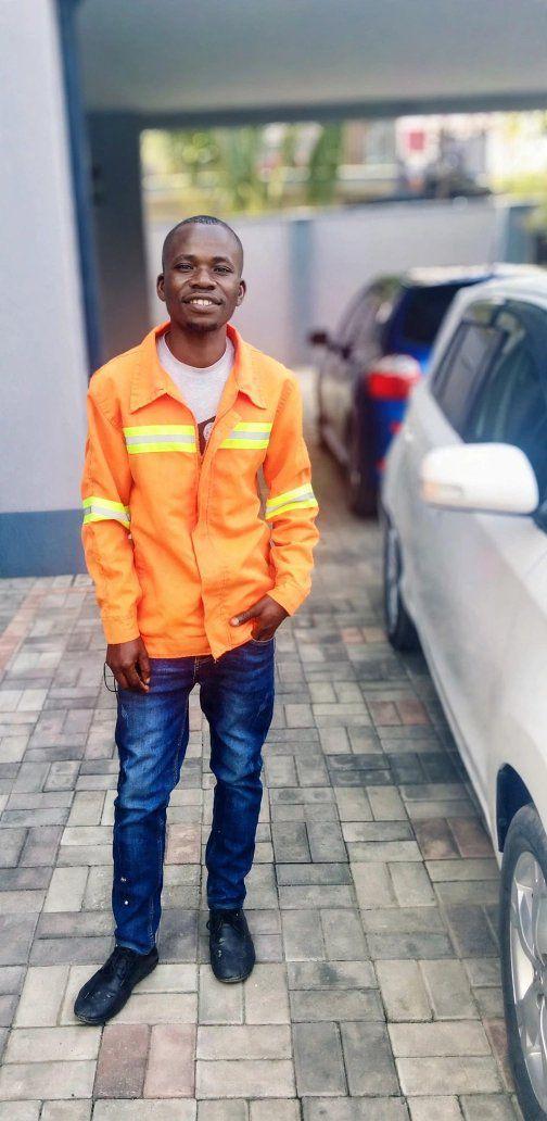 Stain electrician