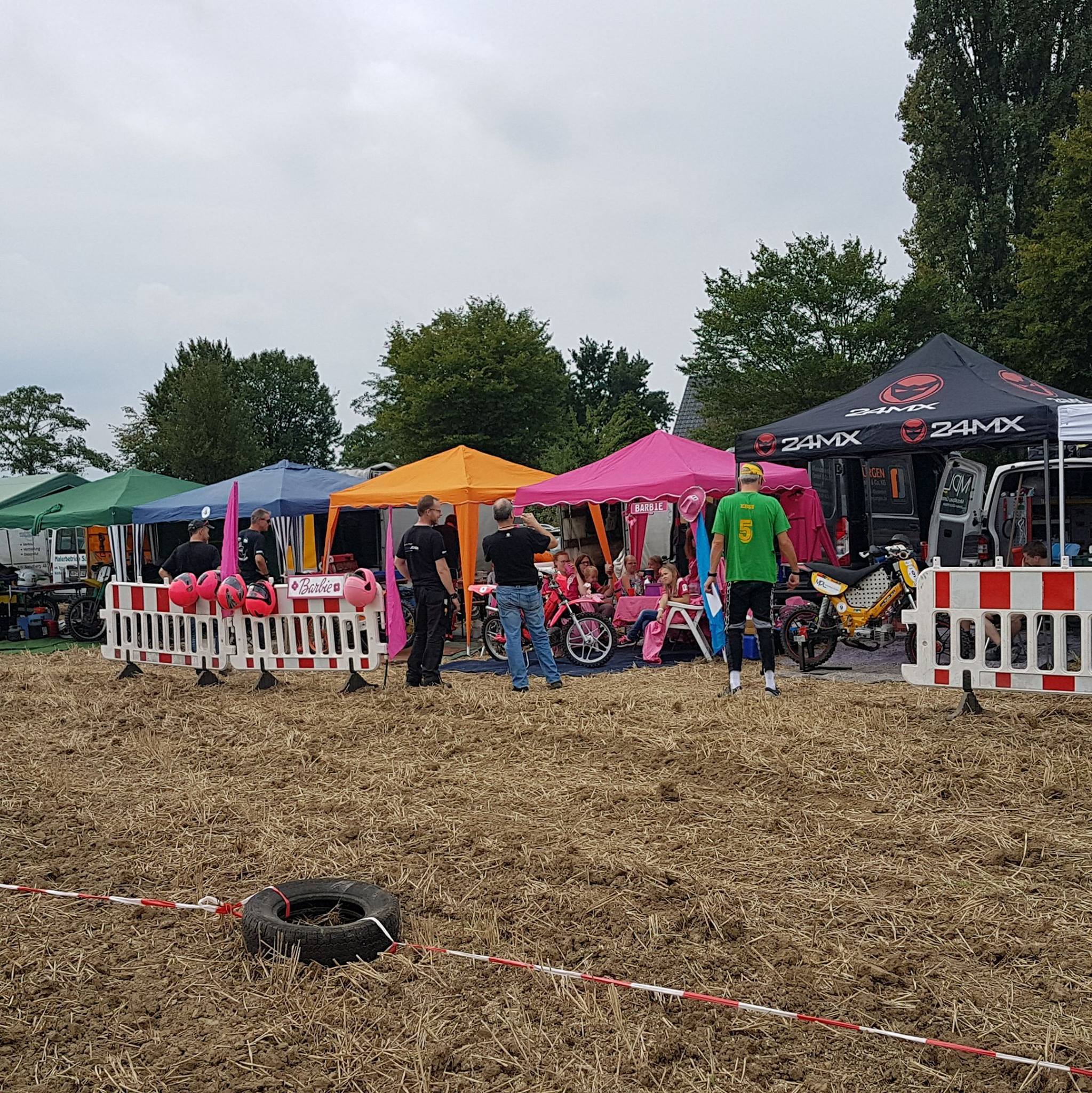 Barbie Racing Team