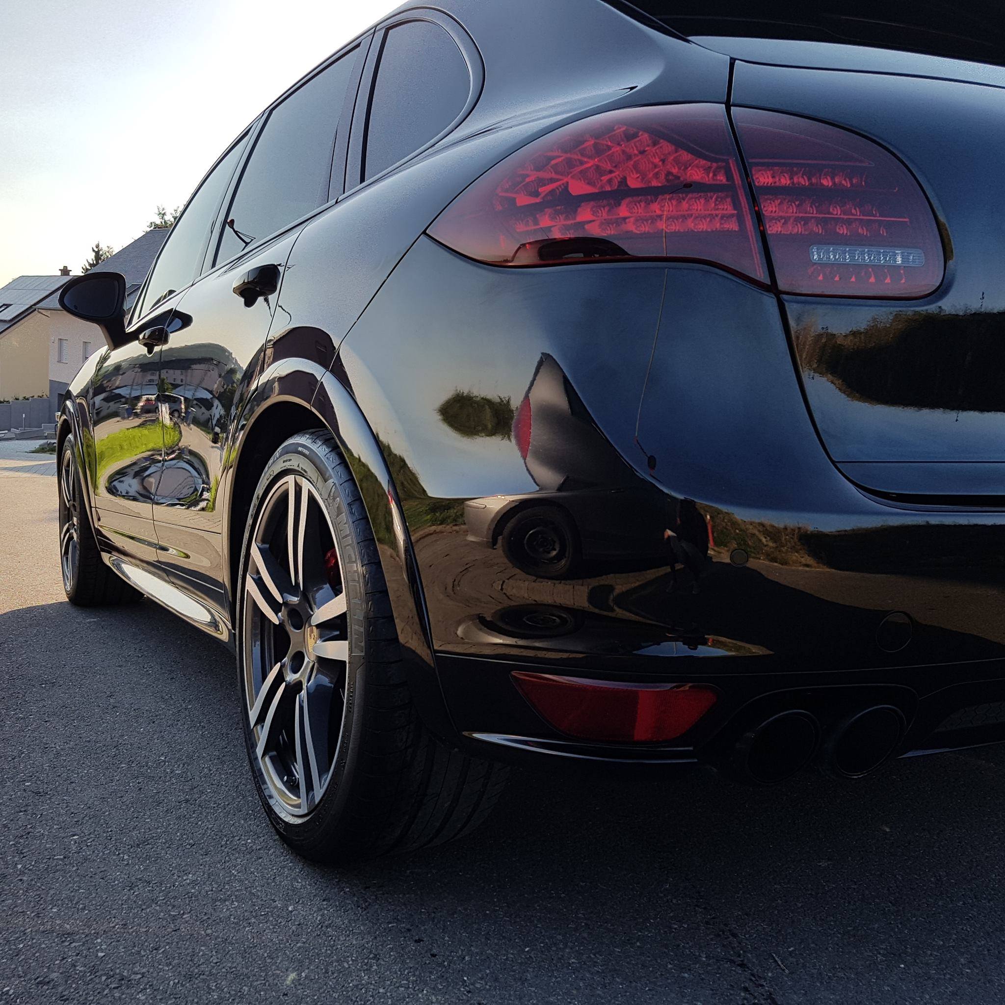 Car cleaning and detailing Deluxe by Sam Vossen