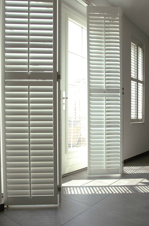 Woonbasis - Shutters met railsysteem | Shutters voor een... | Facebook