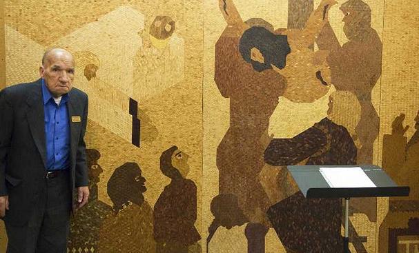 The Mural Writer