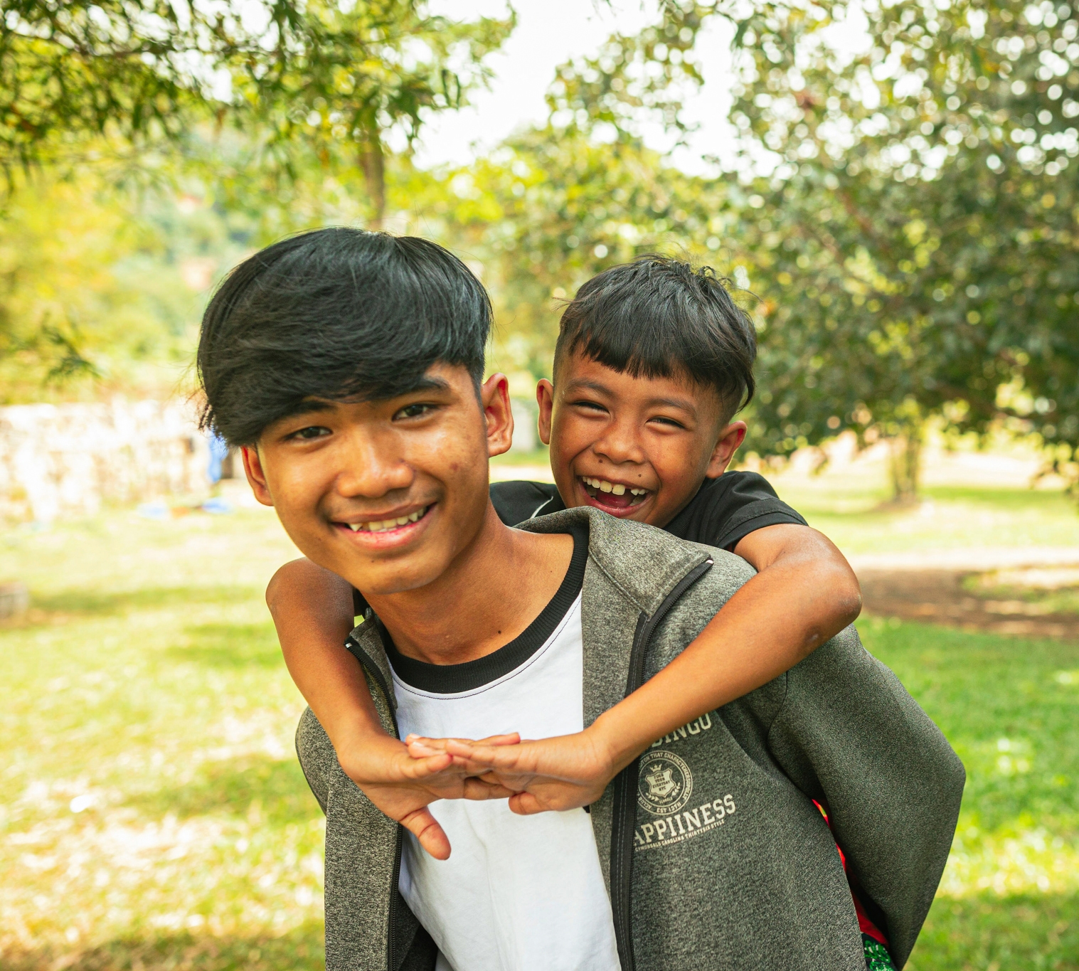 បងធម៌កម្ពុជា - Alongsiders Cambodia