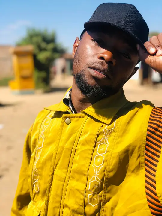 BLOODKID EXPLAINS HOW HE WRITES MUSIC AND HOW HE WASN'T GOOD AT SCHOOL😱 ...