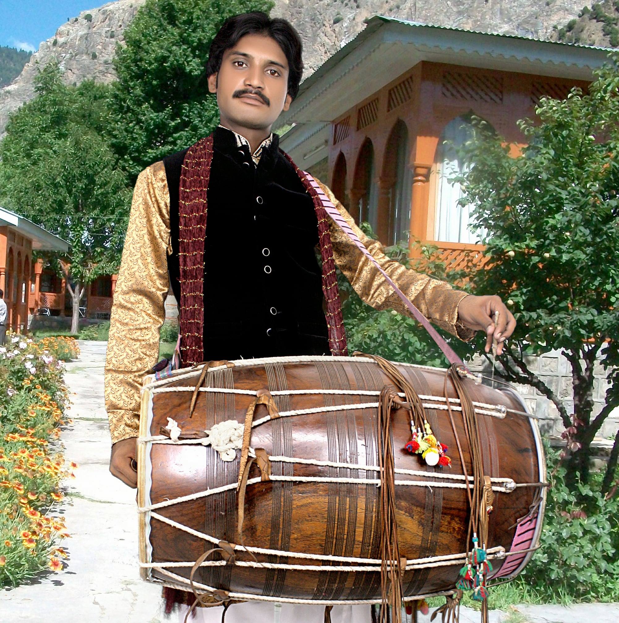 Noshahi Dhool party