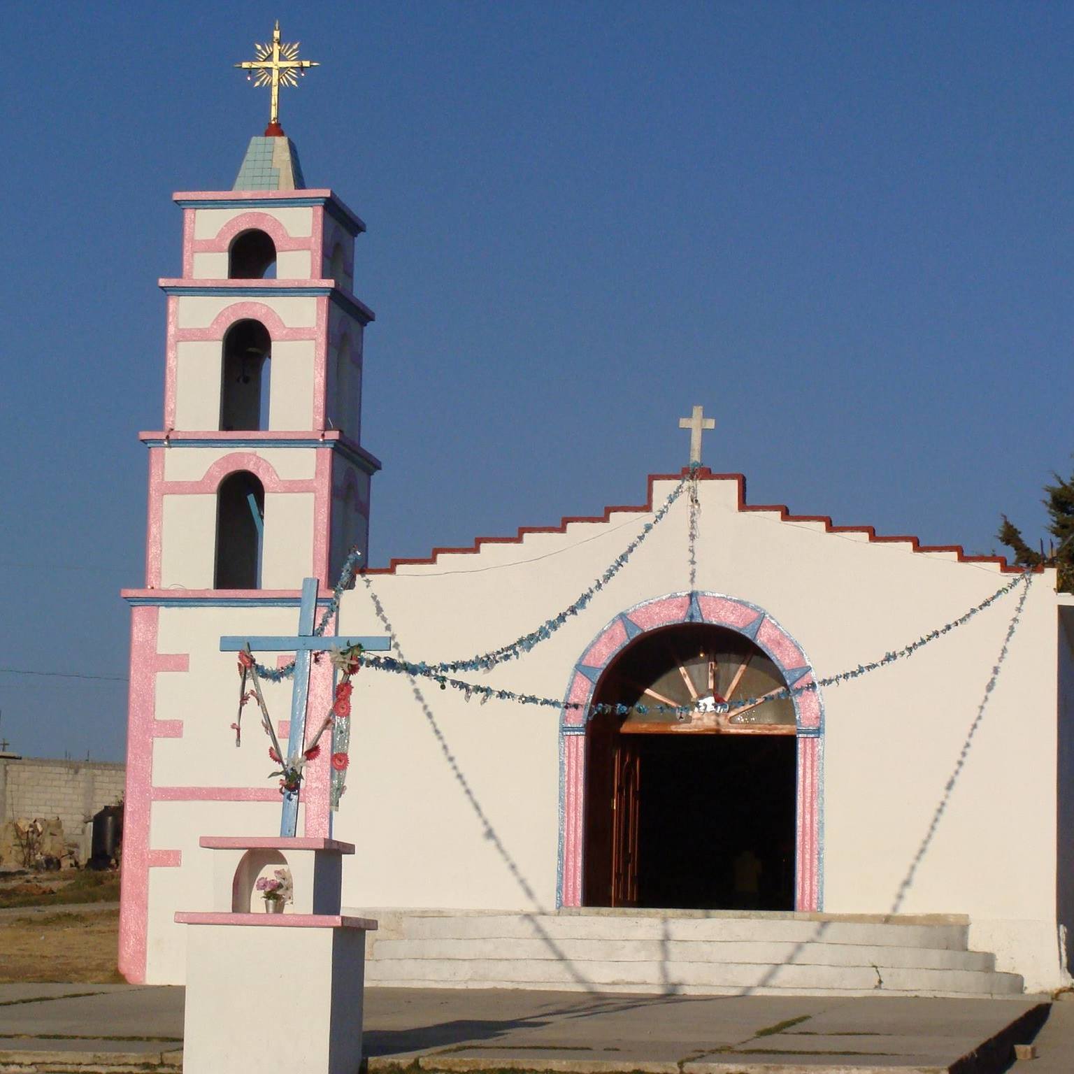 San Juan Evangelista - Uno de los accesos a la grandiosa comunidad ...
