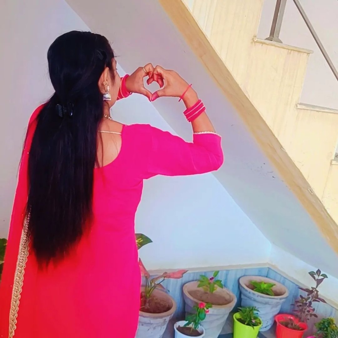 Fashion Designing mein Color Combination ka game hi alag hai! 😍👗 Color ...