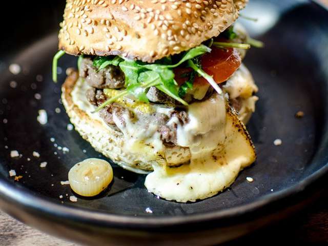 Raclette burger recipe