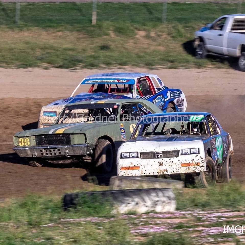 Shitbox Dirt Track Racing