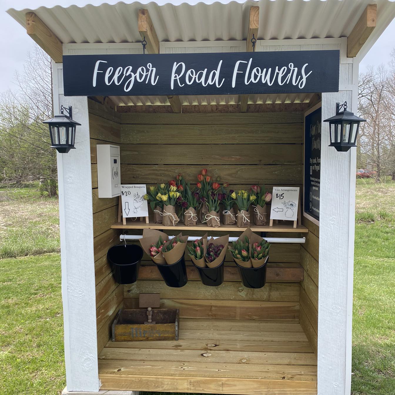 Feezor Road Flowers | Farmington MO