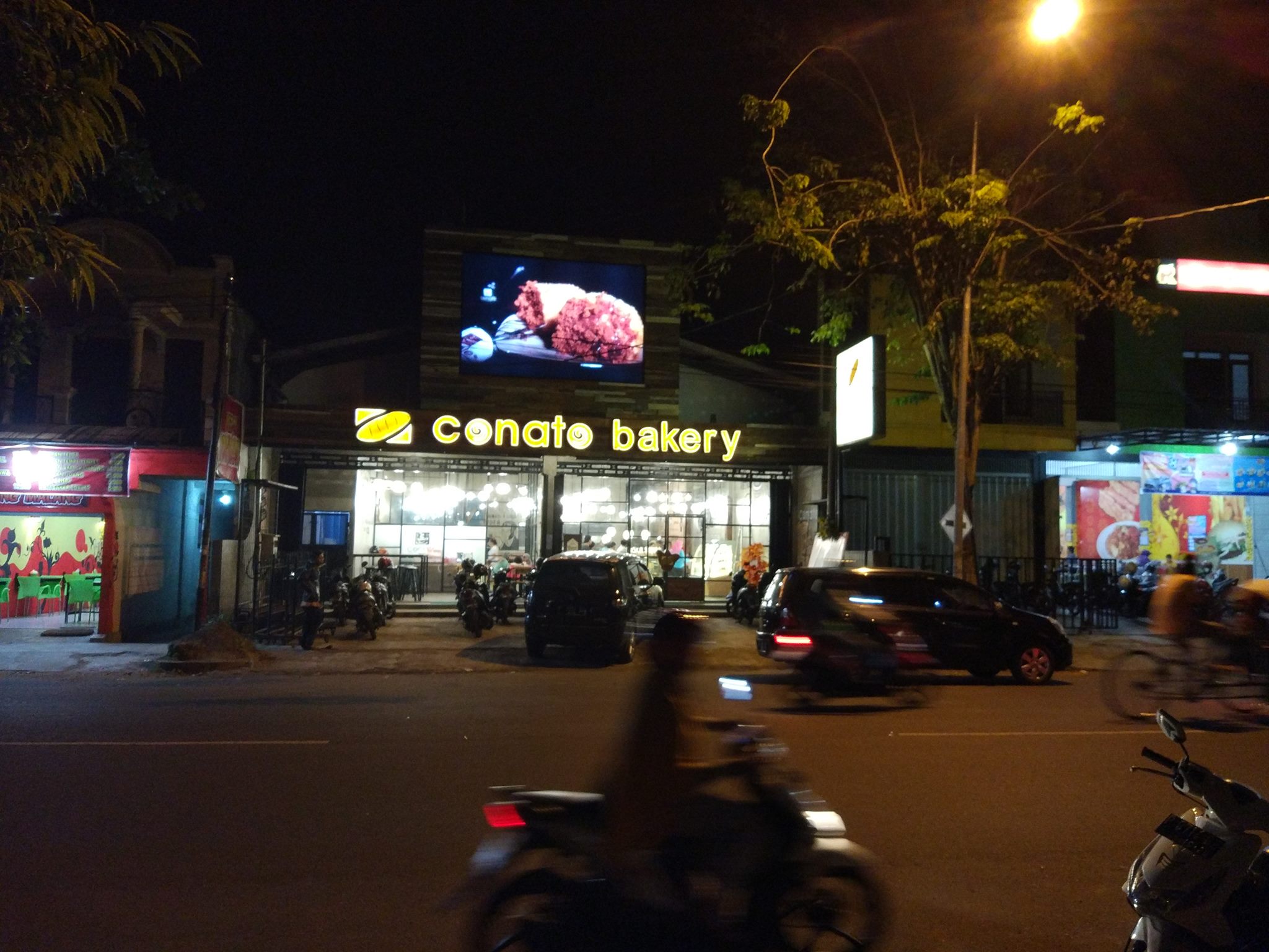 Conato Bakery Bondowoso