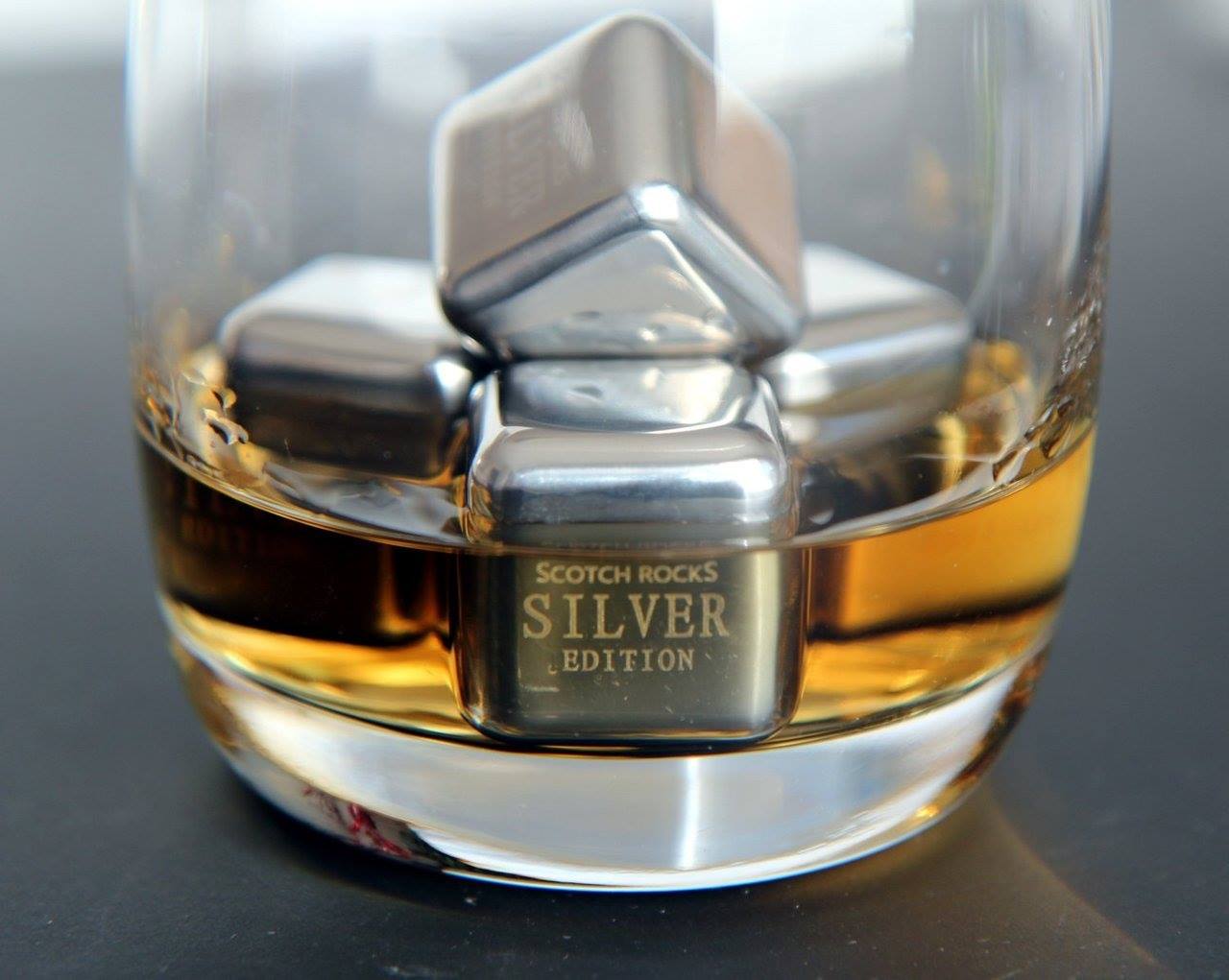 Scotch Rocks stainless steel immortal ice cubes น้ำแข็งไม่มีวันละลาย