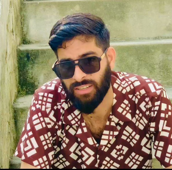 Zeeshan Farooq Vlogs