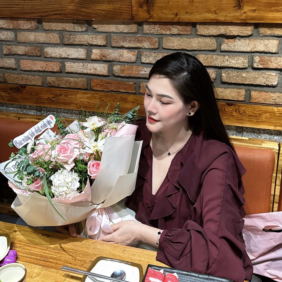 Su Trần - 🔥🔥🔥 Xưởng còn 2 chục áo 👉⛔️ Nhờ e sale giúp cho... | Facebook