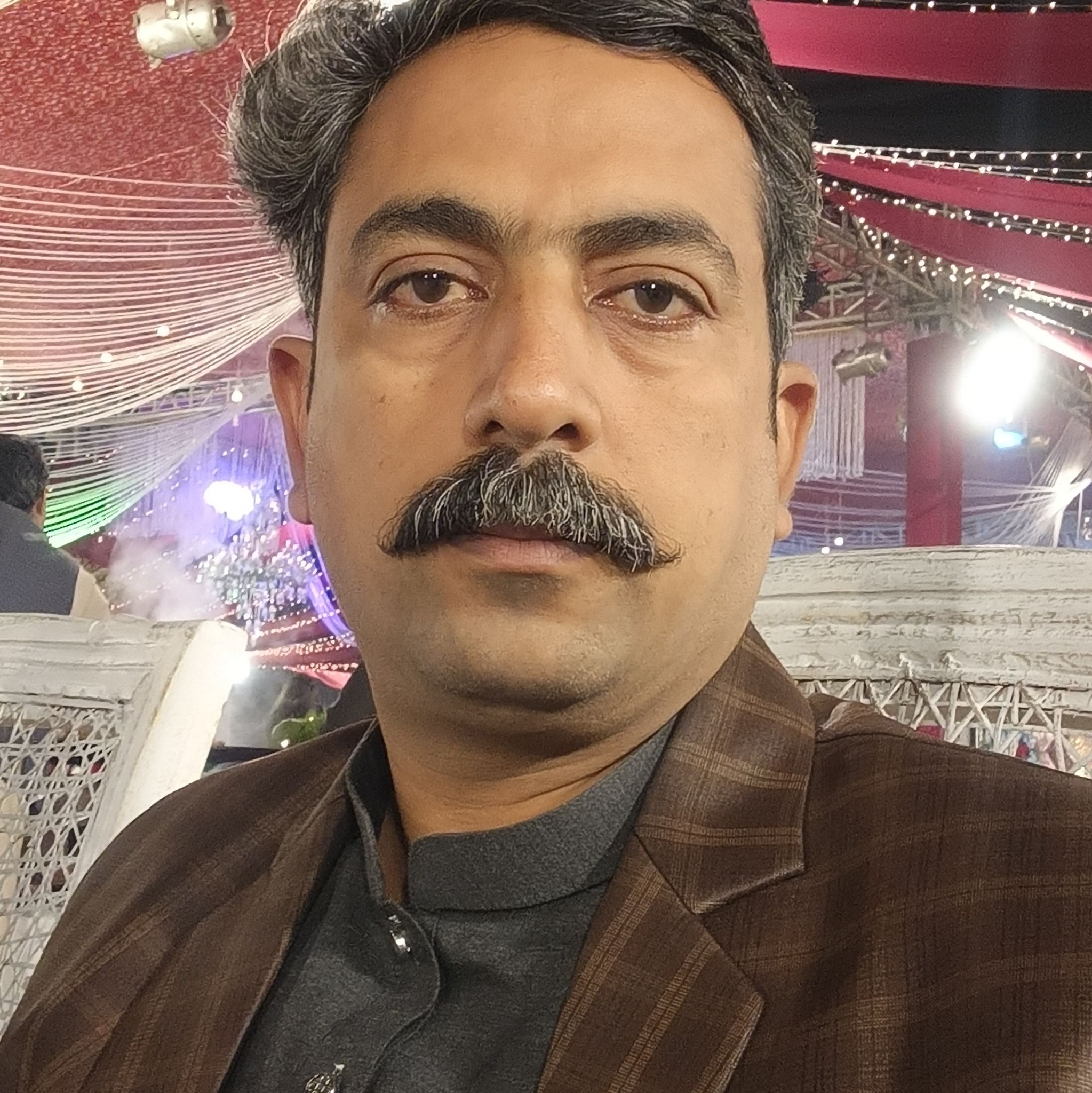 with-billu-gujjar-in-lahore-buffalo-cholistanicow-cholistani-ali