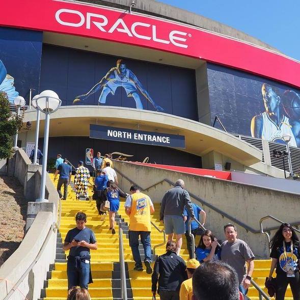 Fans of Oracle Arena