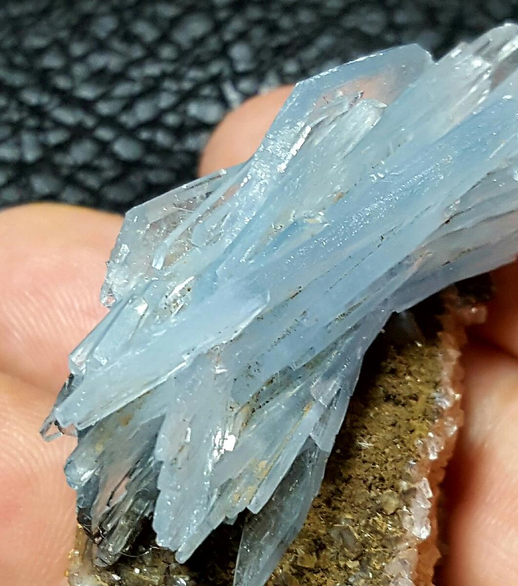 Display specimens rocks slabs and minerals