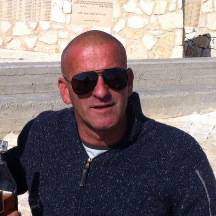 מכירת סוסים - שי לוי