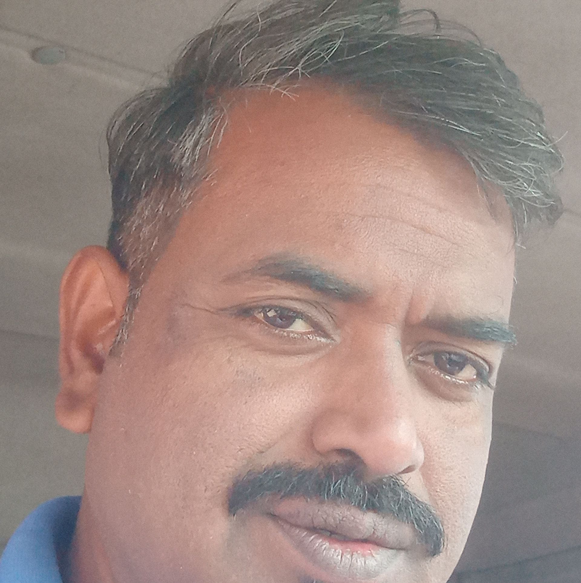 पहाड़ों के बीच बसा बाबा का धाम, जहाँ पहुँचकर हर चिंता छोटी और आस्था ...