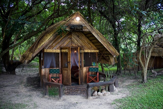 kubu-cabins-zambia-livingstone
