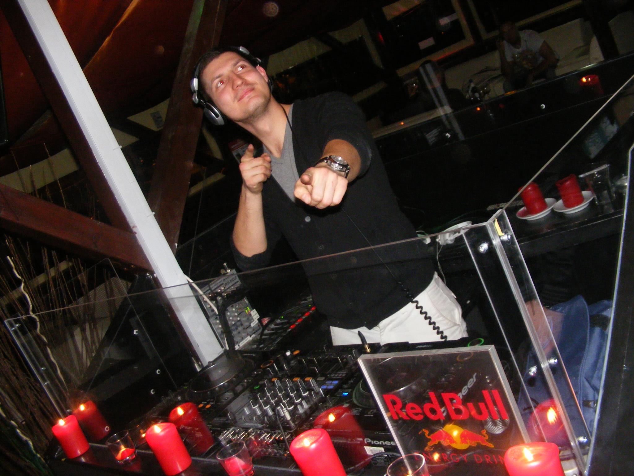 Dj