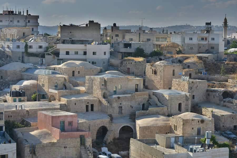يطا االأرض والانسان