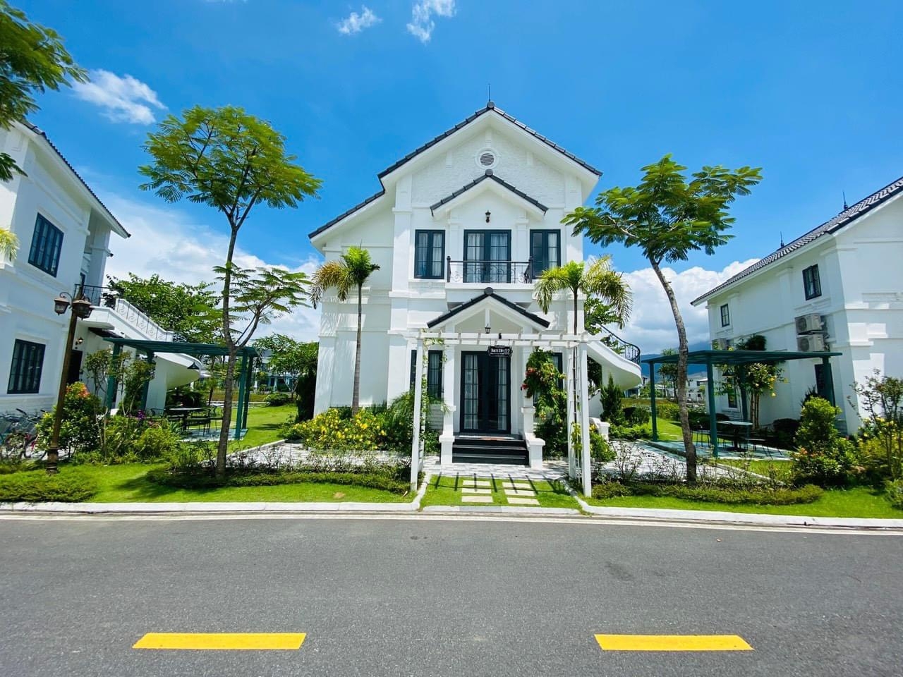 Biệt Thự Nghỉ Dưỡng Sen Villas - Khoáng Nóng Vườn Vua Resort | Thanh Thuy