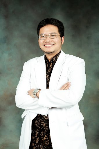 Dr. Razali Ishak - Pakar Rambut