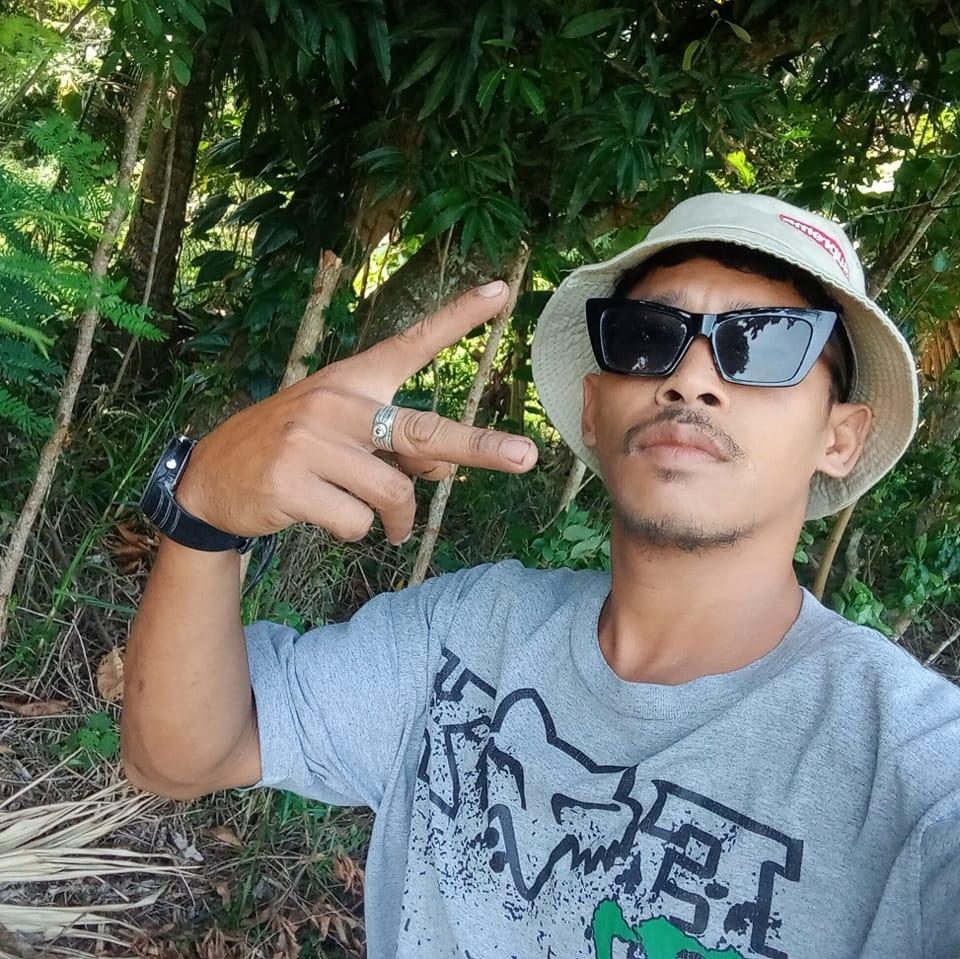 Boy isda gaming TV