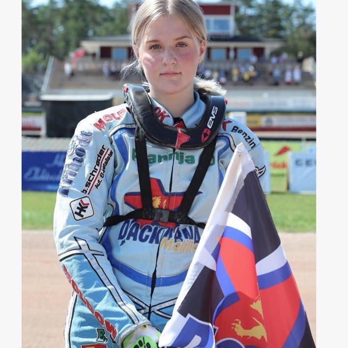 Ella Pettersson racing