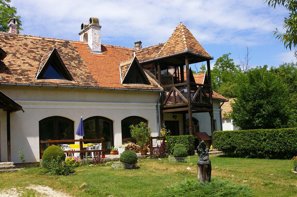 Villám Panzió | Diszel