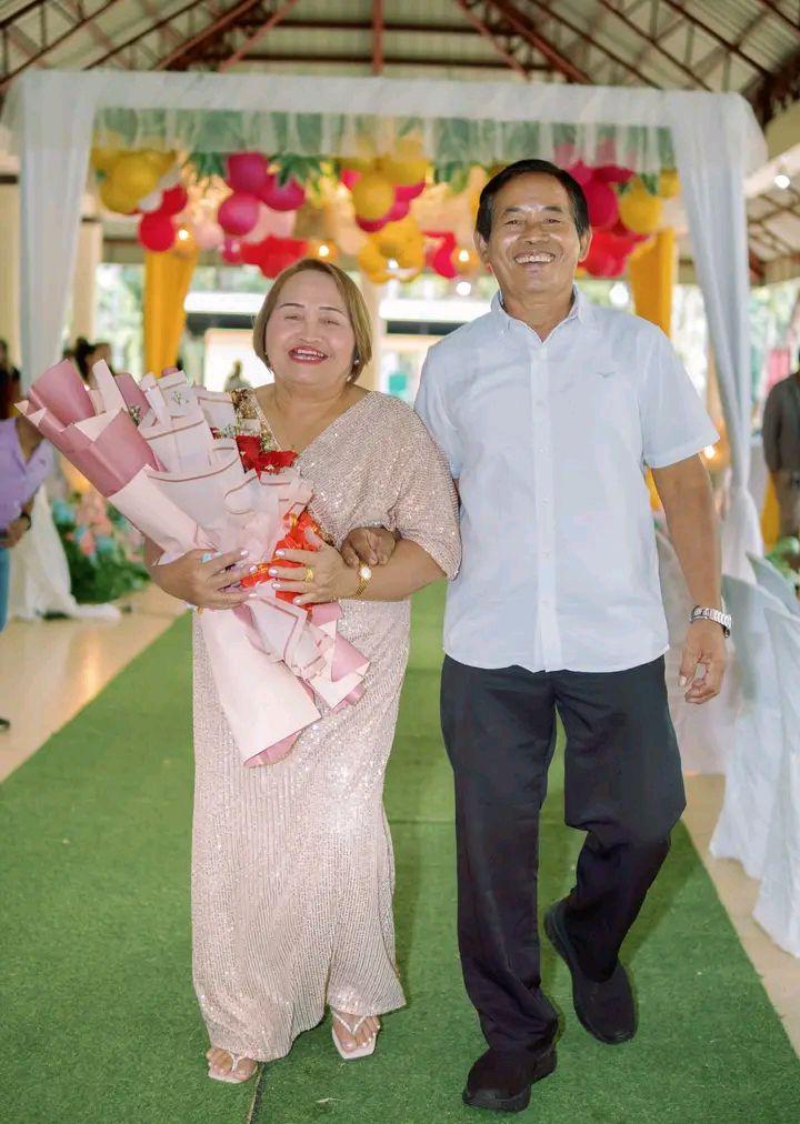Recessional mode😁 #waitingmahinayangulan May ganj ting oli na dad ...
