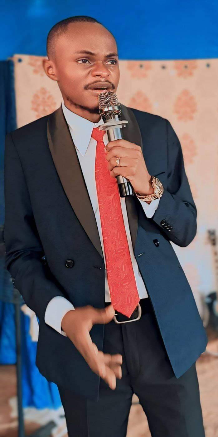 Evangeliste John Kalombo officiel