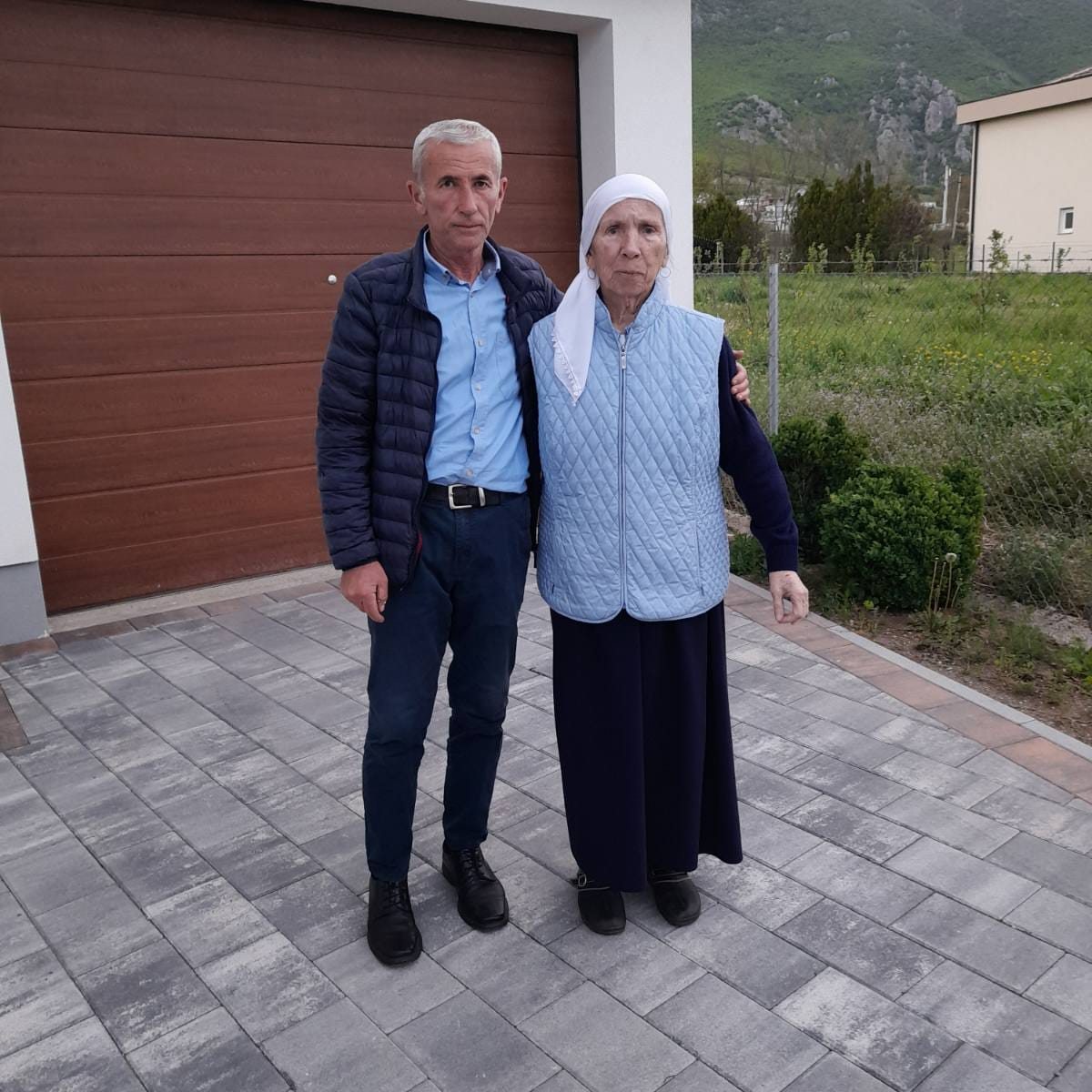 Ndalen dritat në shesh, sonte nuk ka ndriçim në hapësirat ku po ...
