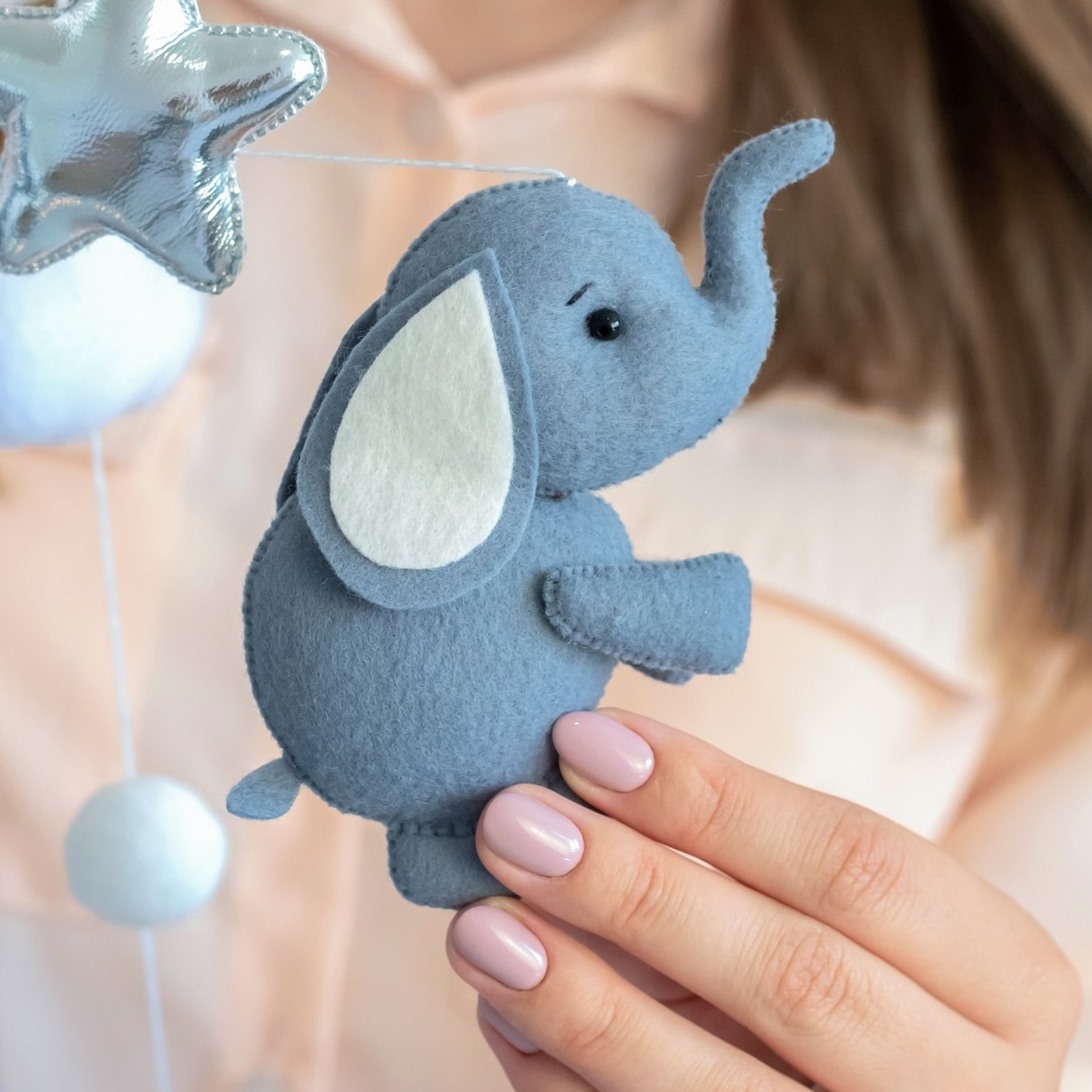 Here’s another full felt sewing tutorial for you 🧵🎃 This time, I’m ...
