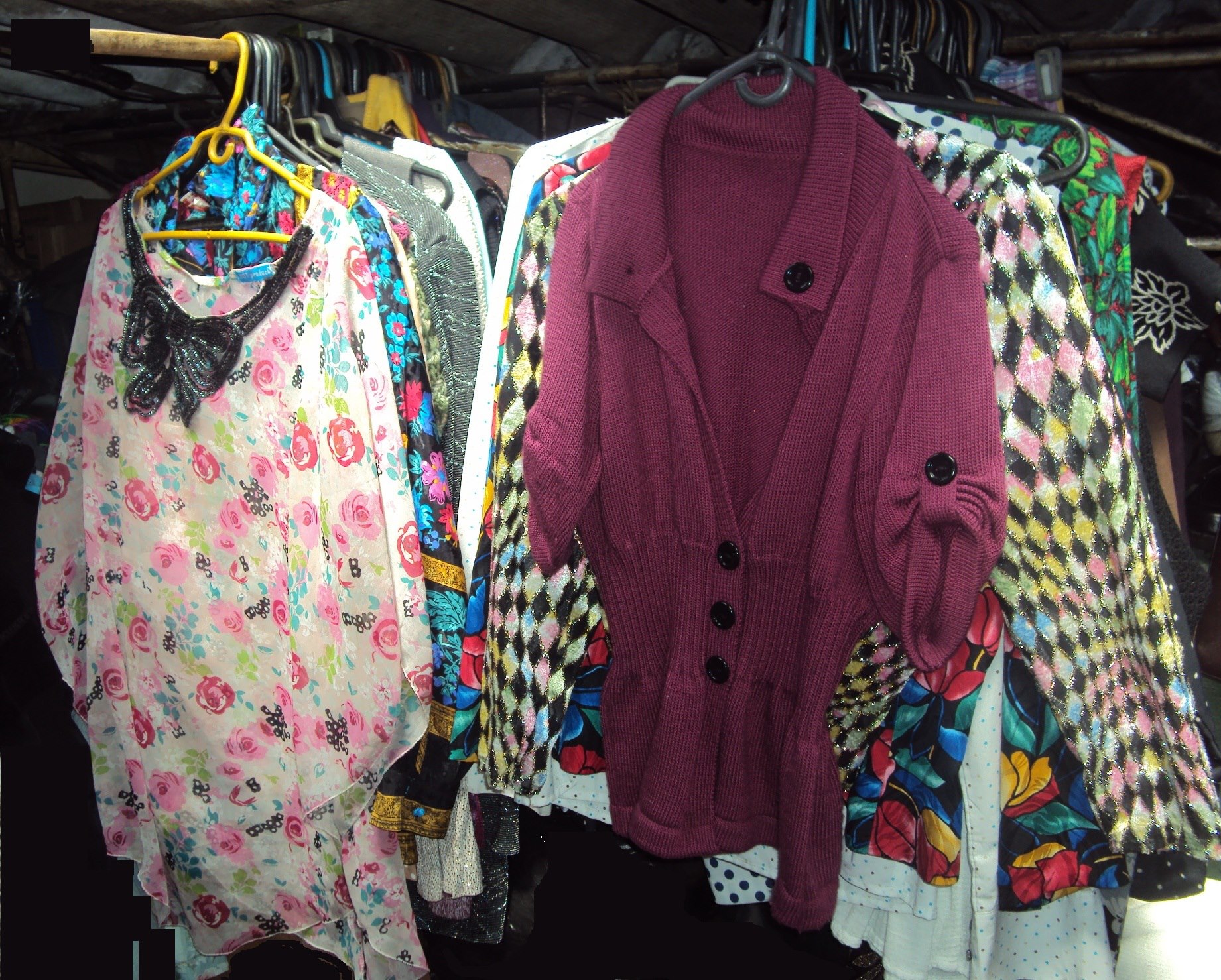 Ropa De Teatro, Temática, Común y De mas | Medellín