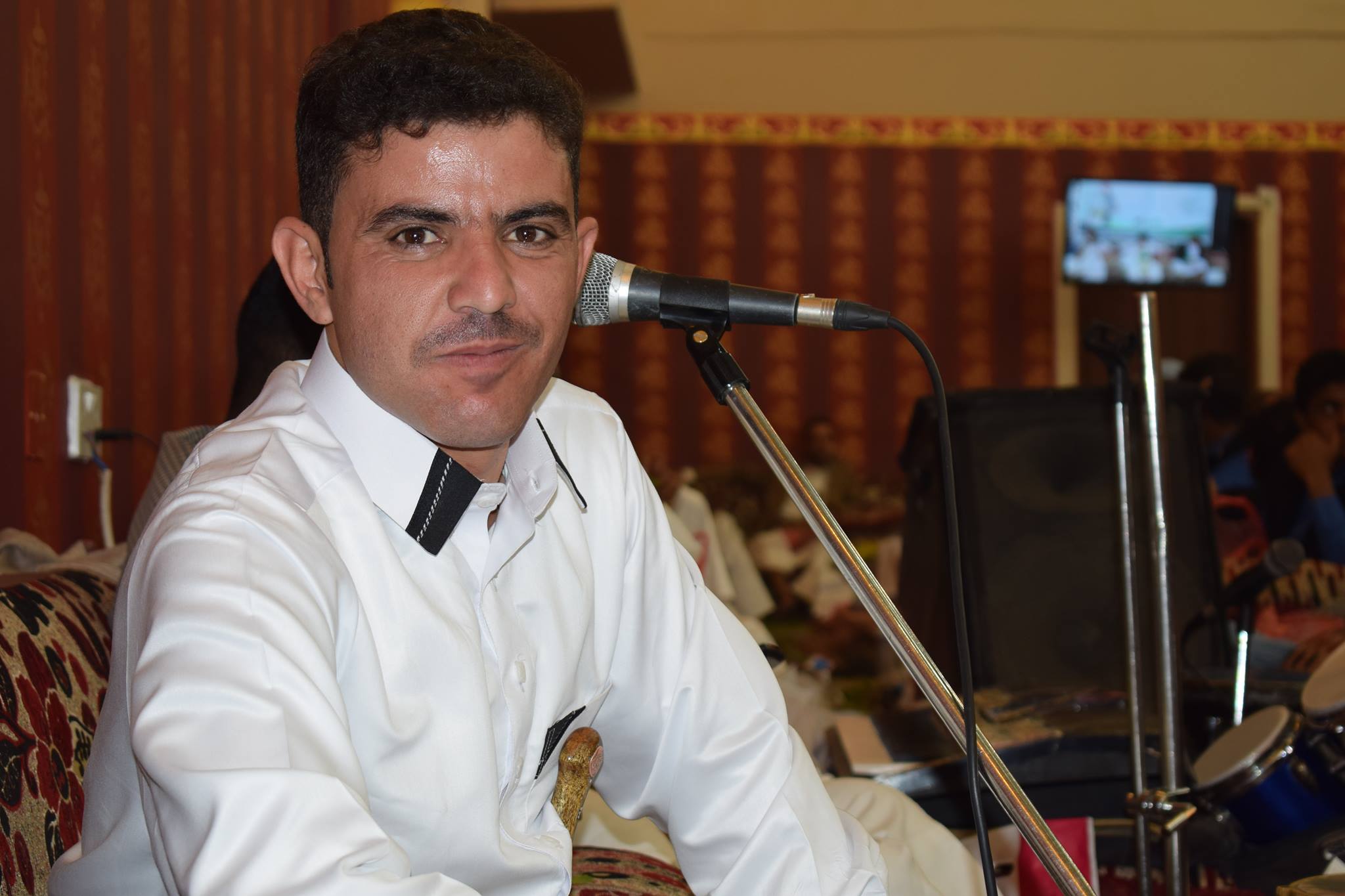الصفحه الرسميه للفنان امين محب