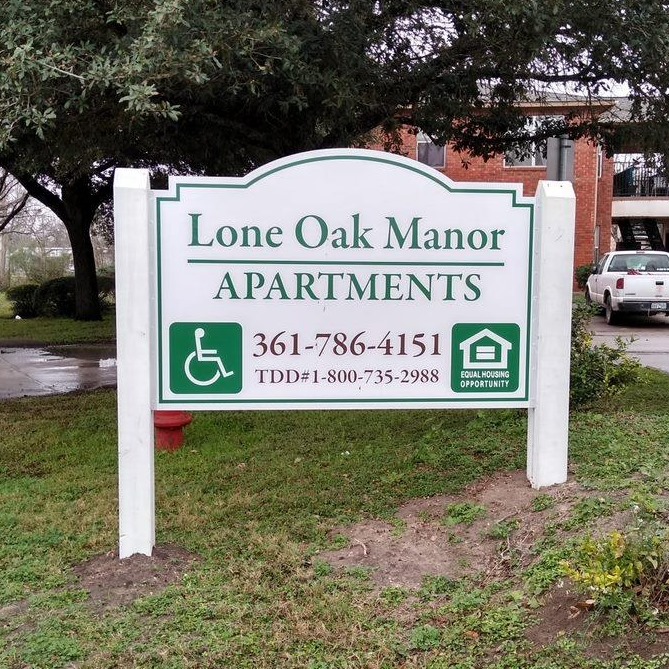 Lone Oak Manor Apartments | Three Rivers TX