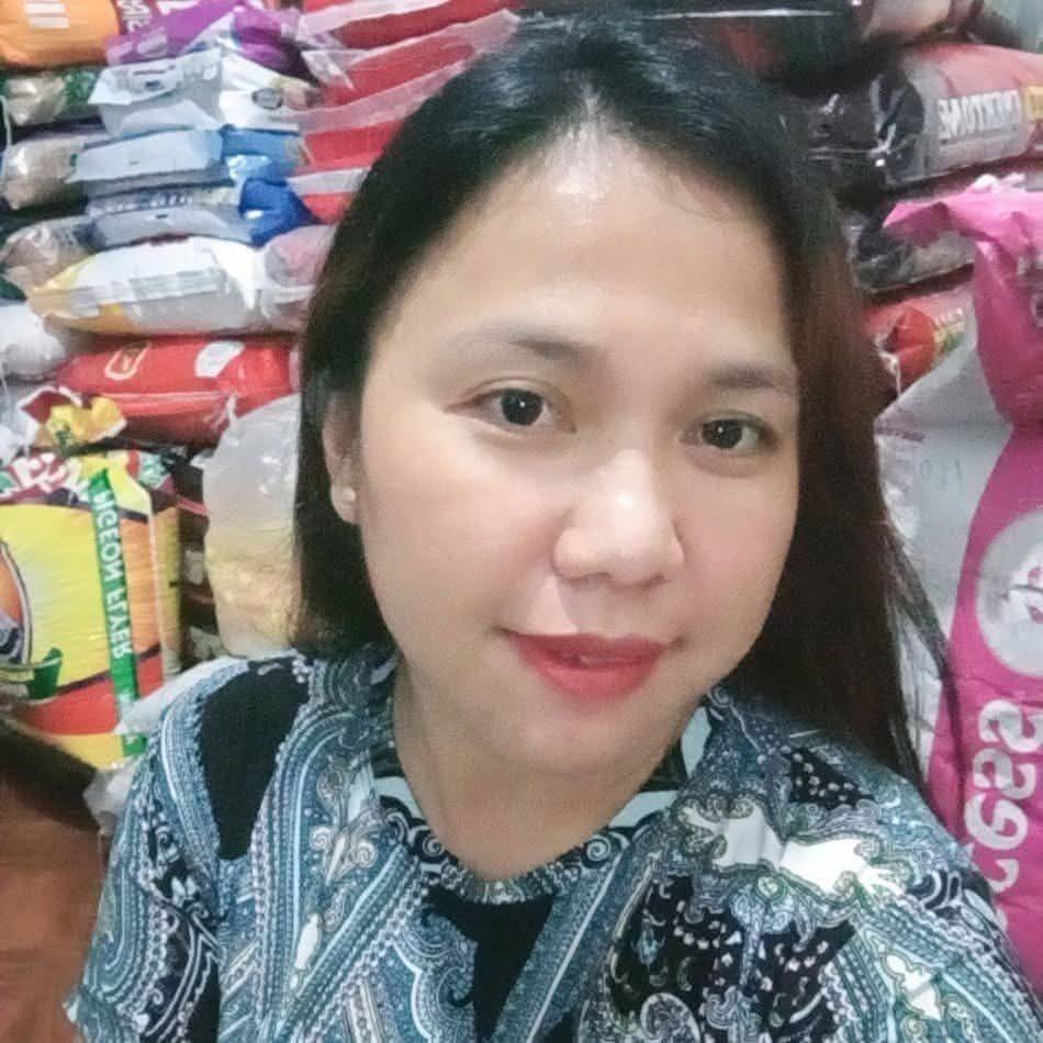 wallpaper para sa boring na wall.Ano pa hinihintay nyo, mg diy narin ...