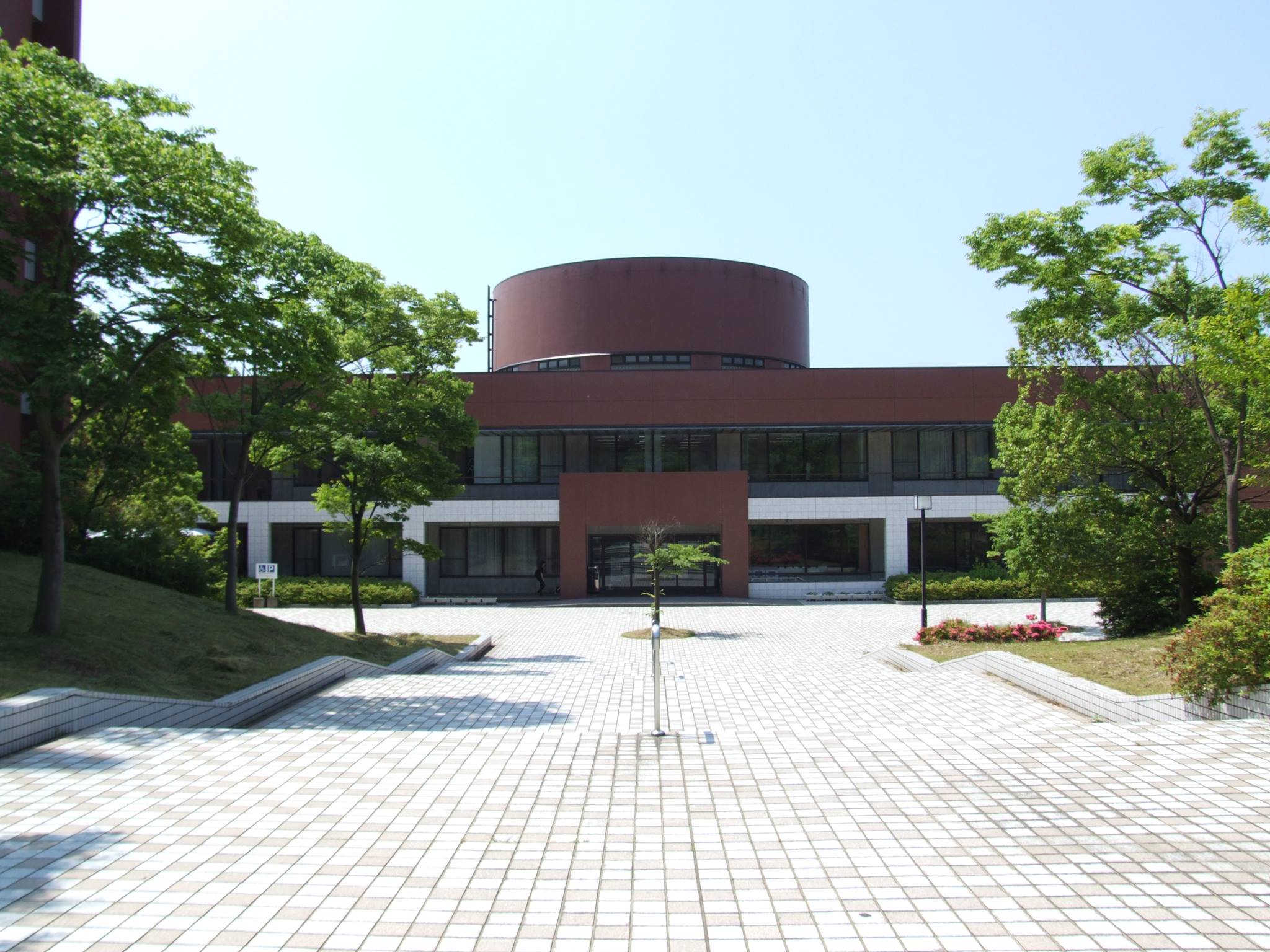 金沢 大学 図書館