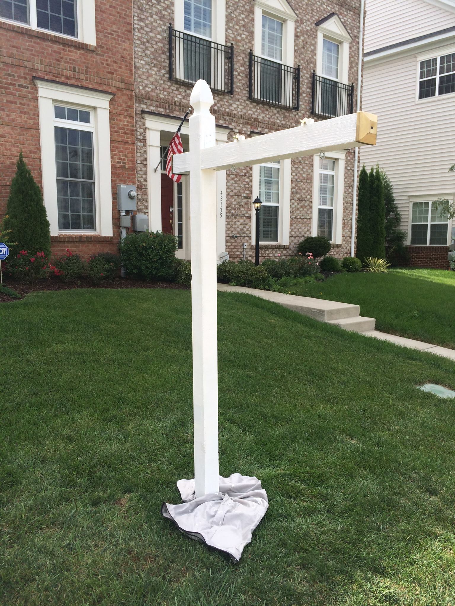 Gold Tip Signposts | Springfield VA