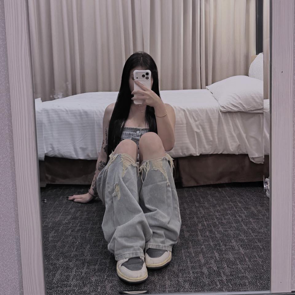 依依