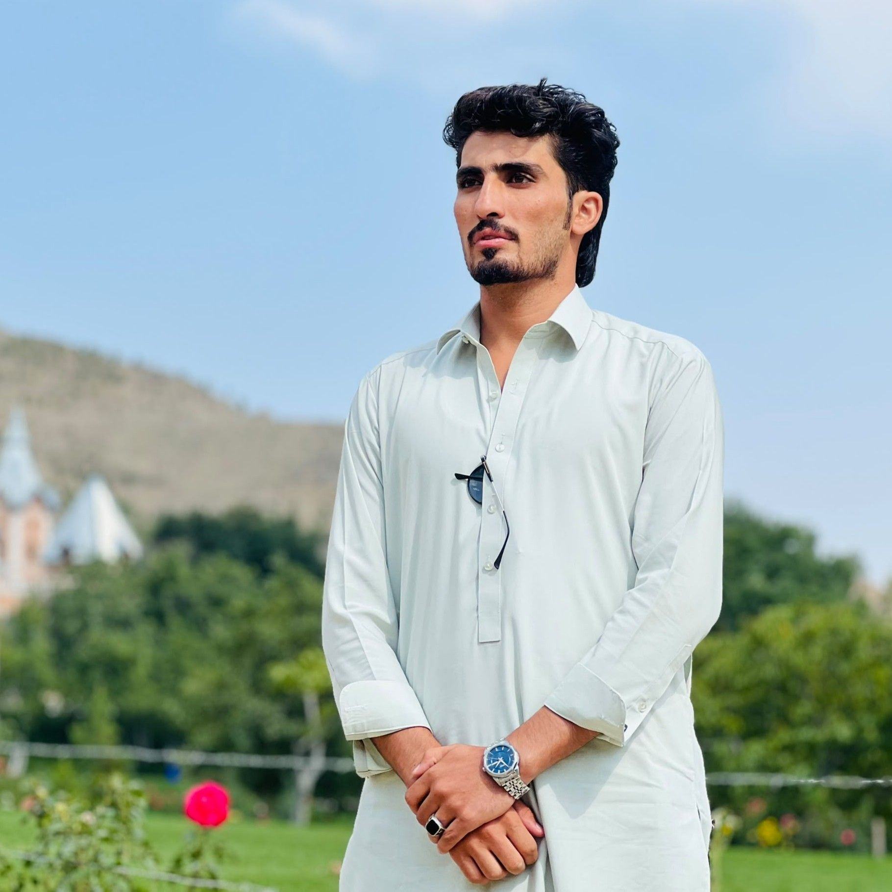 Shabroz Pakteen