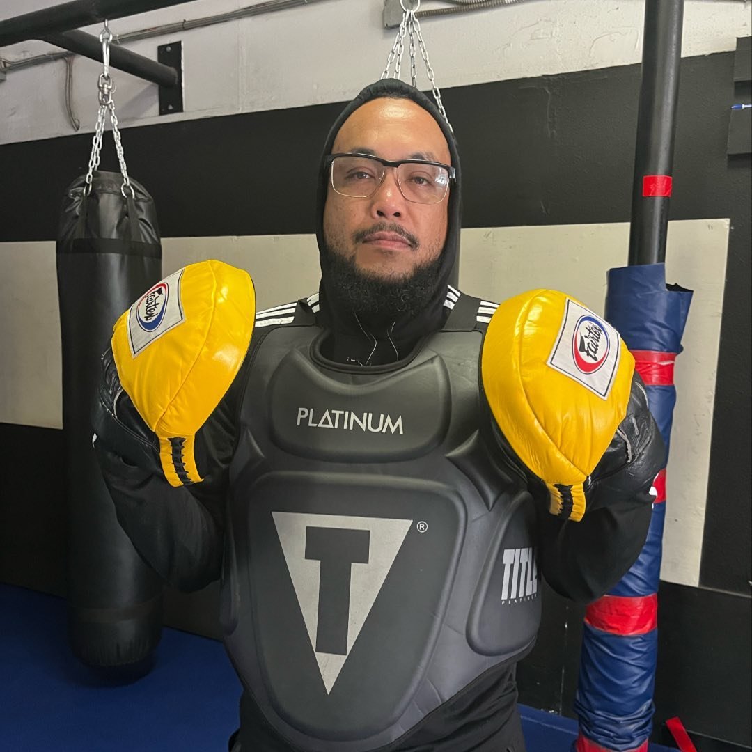 SELF DEFENSE FAN VS KNIFE #selfdefensetraining #streetstyle # ...